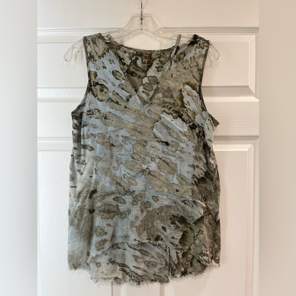 XCVI Olive & Light Blue Tie-Dye Sleeveless V-Neck Tank